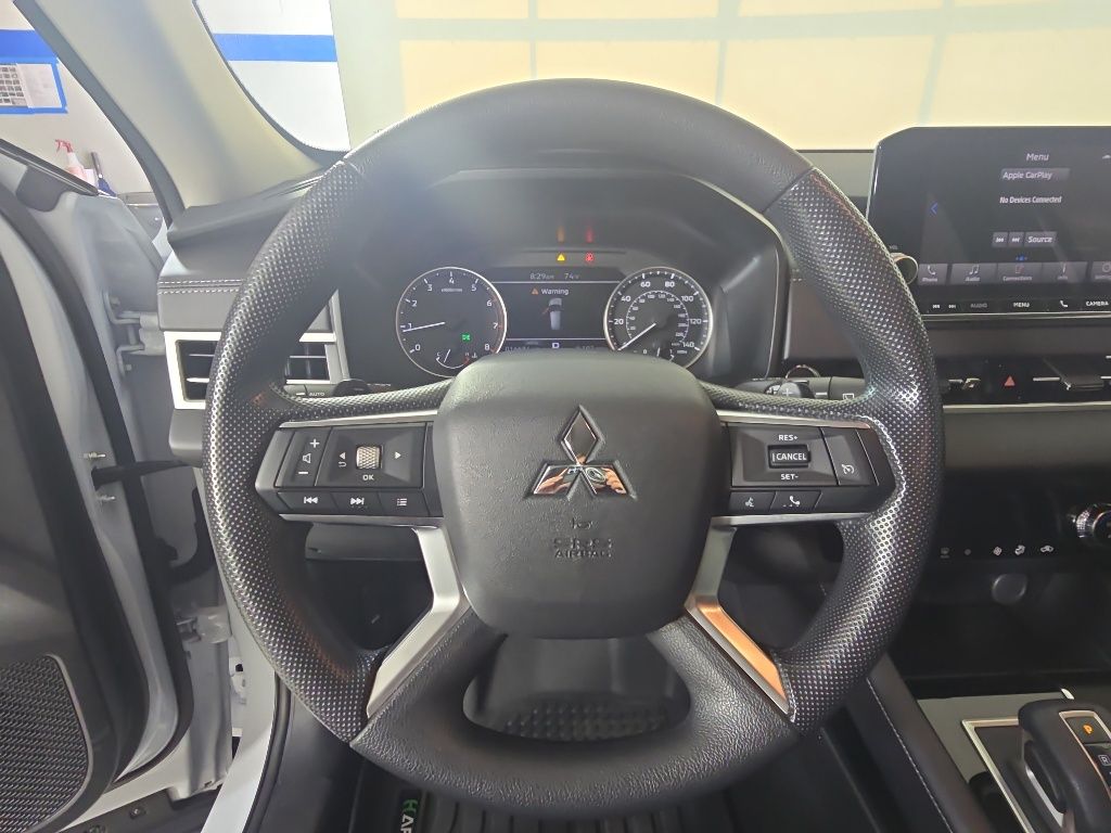 Thumbnail: 2024 Mitsubishi Outlander - 14