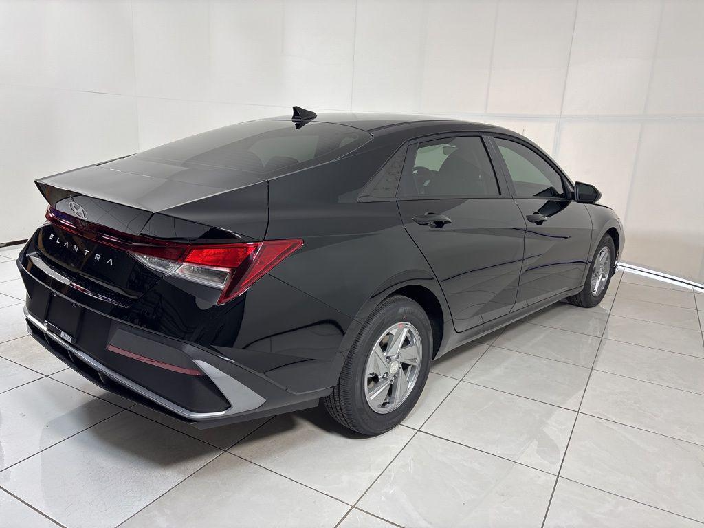 Thumbnail: 2026 Hyundai Elantra - 5