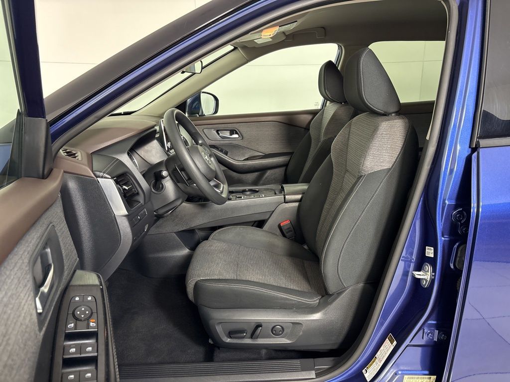 Thumbnail: 2021 Nissan Rogue - 14