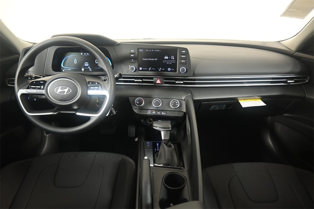 Thumbnail: 2025 Hyundai Elantra - 14