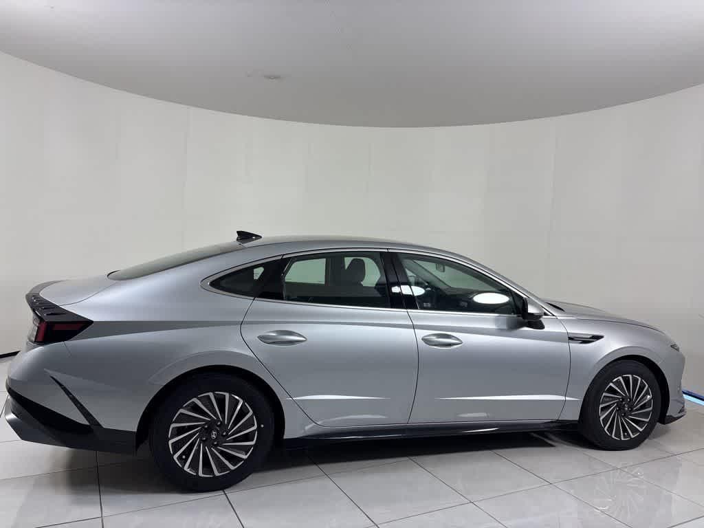 Thumbnail: 2025 Hyundai Sonata - 6
