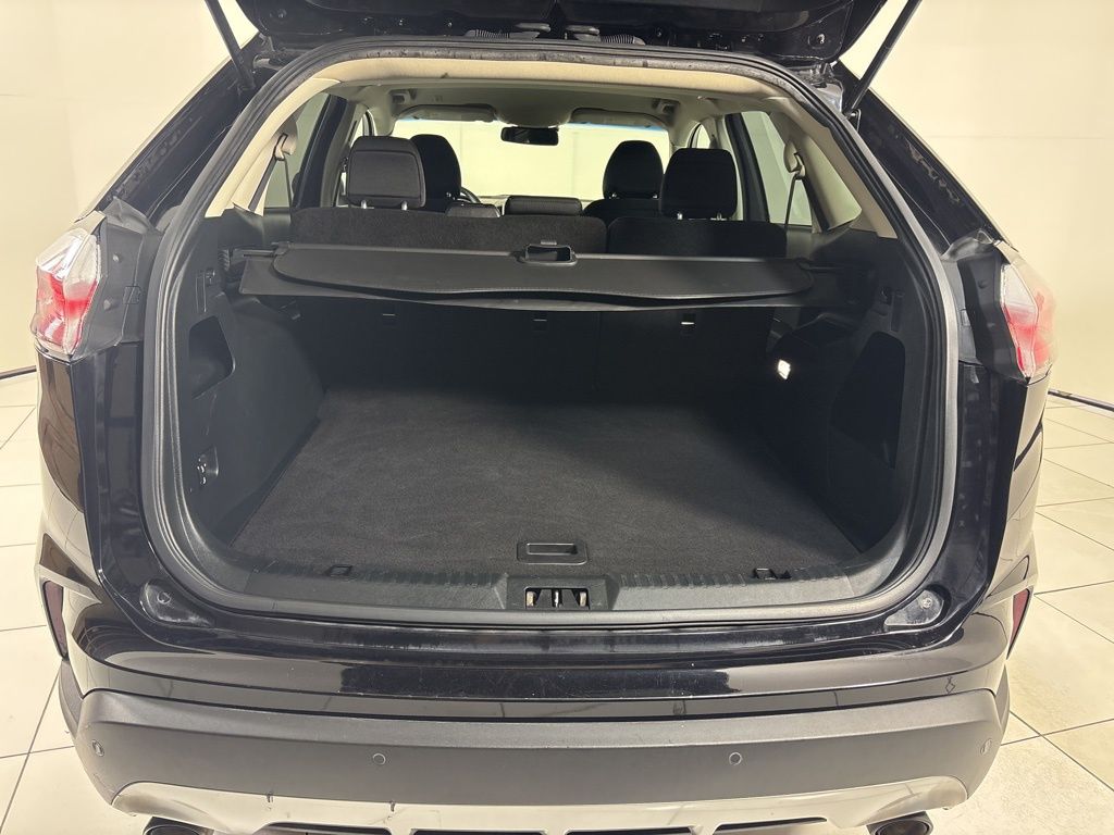 Thumbnail: 2019 Ford Edge - 24