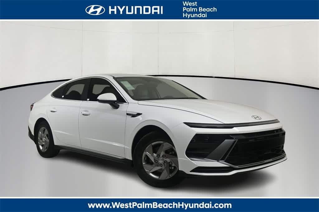 New 2025 Hyundai Sonata SE Sedan