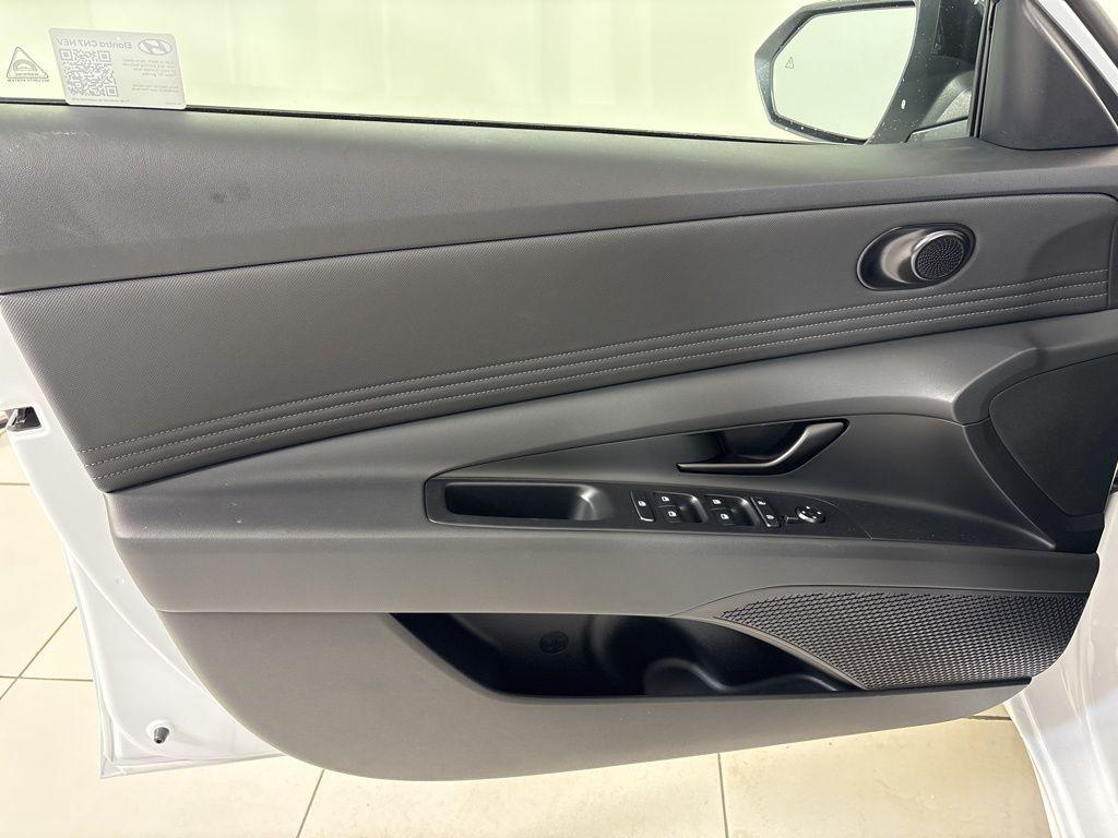 Thumbnail: 2025 Hyundai Elantra - 16