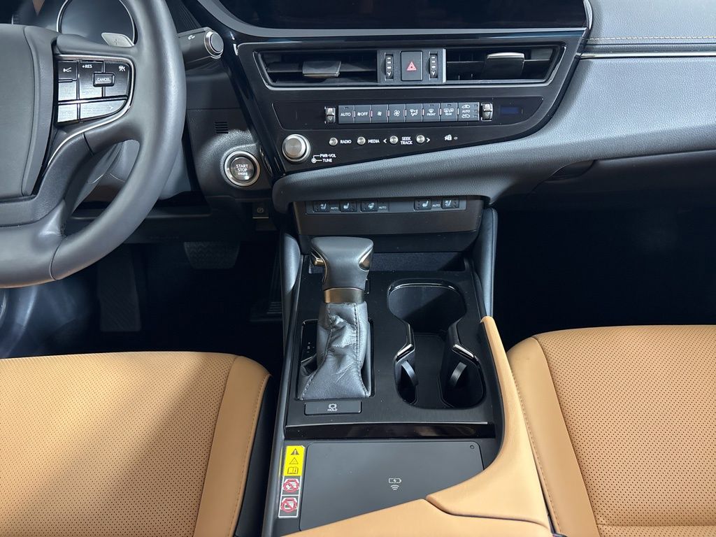 Thumbnail: 2023 Lexus ES - 22