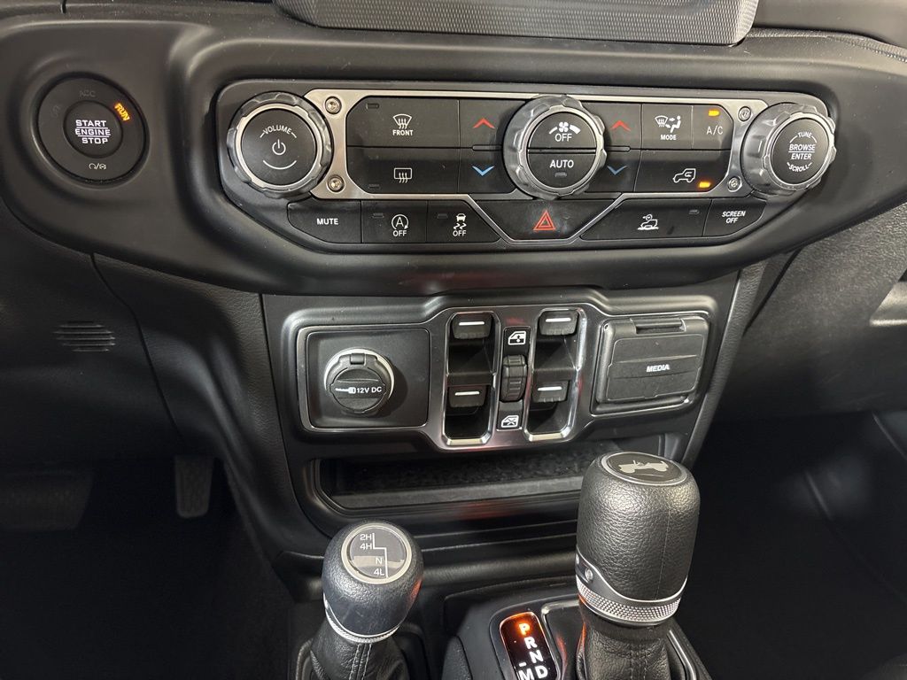 Thumbnail: 2021 Jeep Wrangler - 26