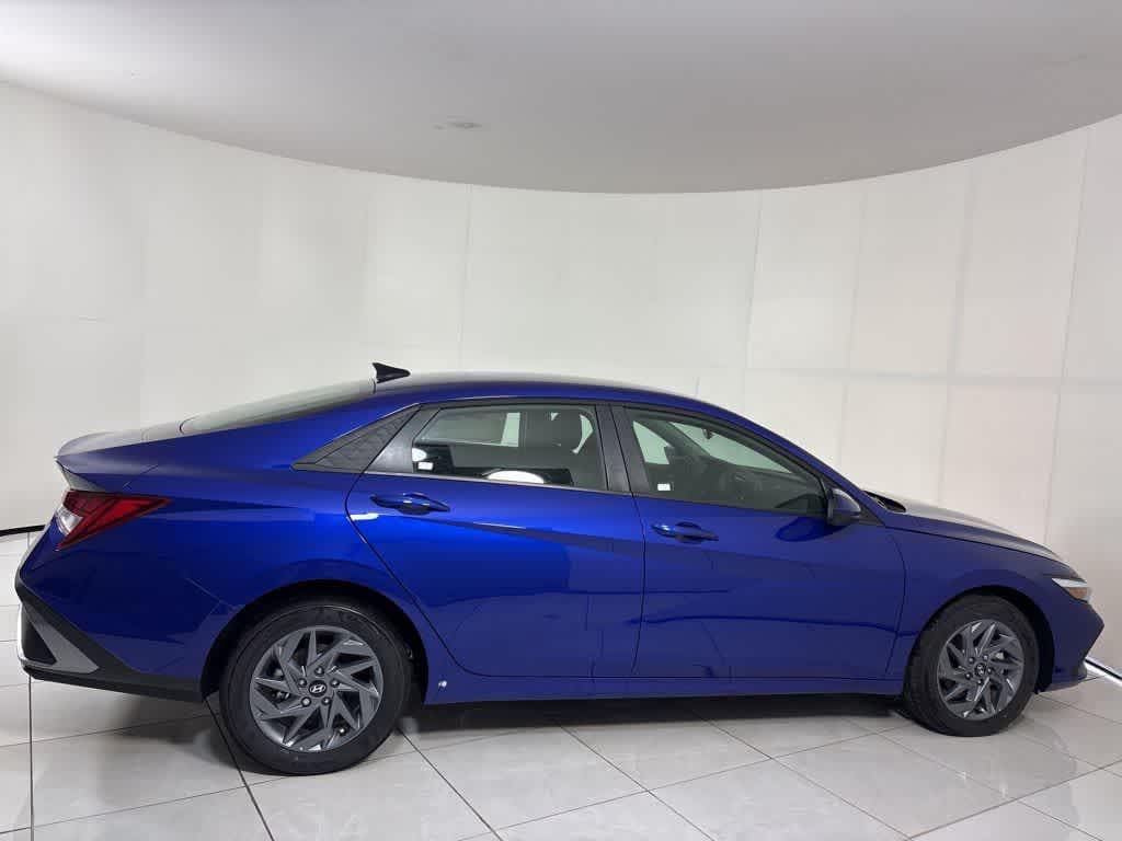 Thumbnail: 2025 Hyundai Elantra - 6