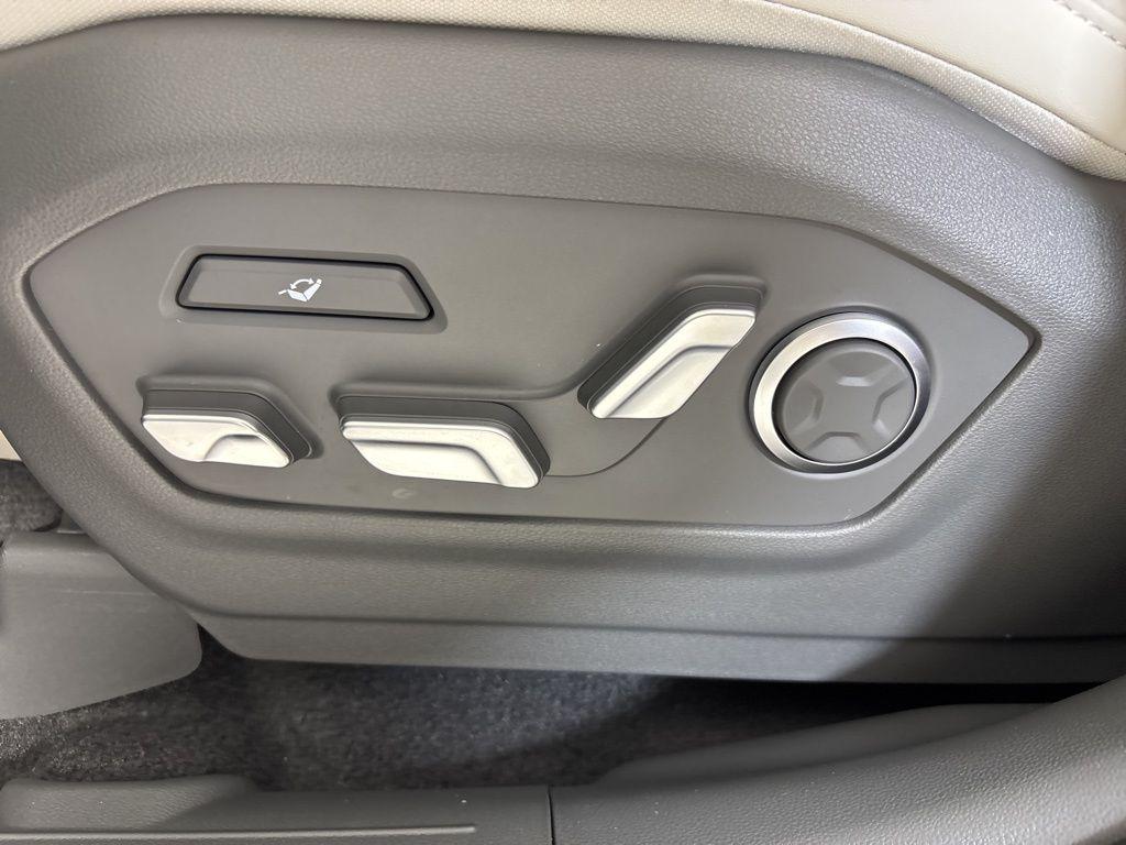 Thumbnail: 2026 Hyundai Santa Fe - 16