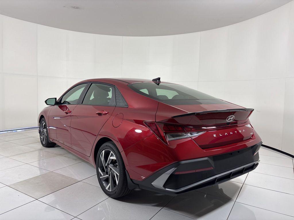 Thumbnail: 2025 Hyundai Elantra - 3