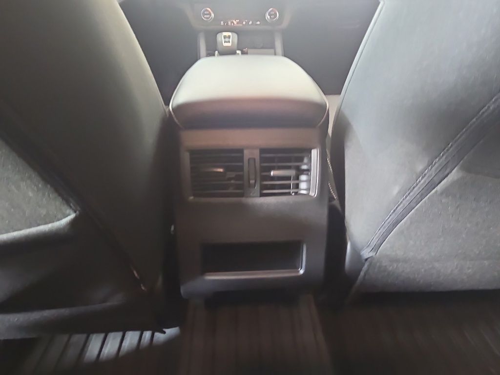 Thumbnail: 2024 Mitsubishi Outlander - 24