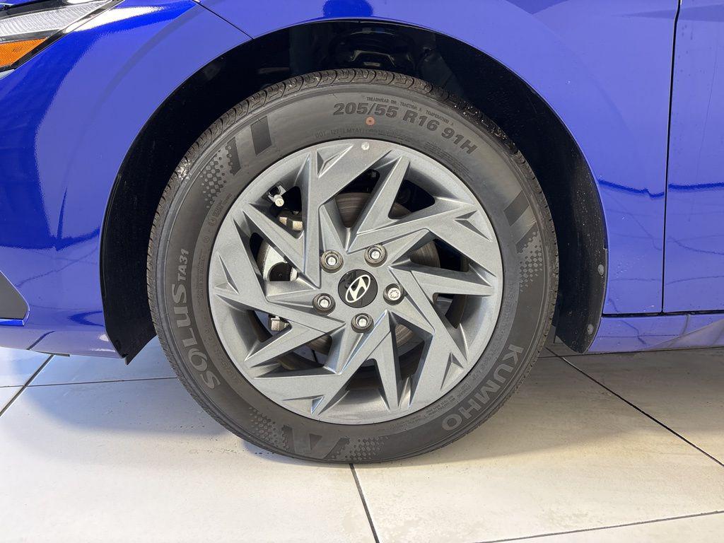 Thumbnail: 2025 Hyundai Elantra - 9