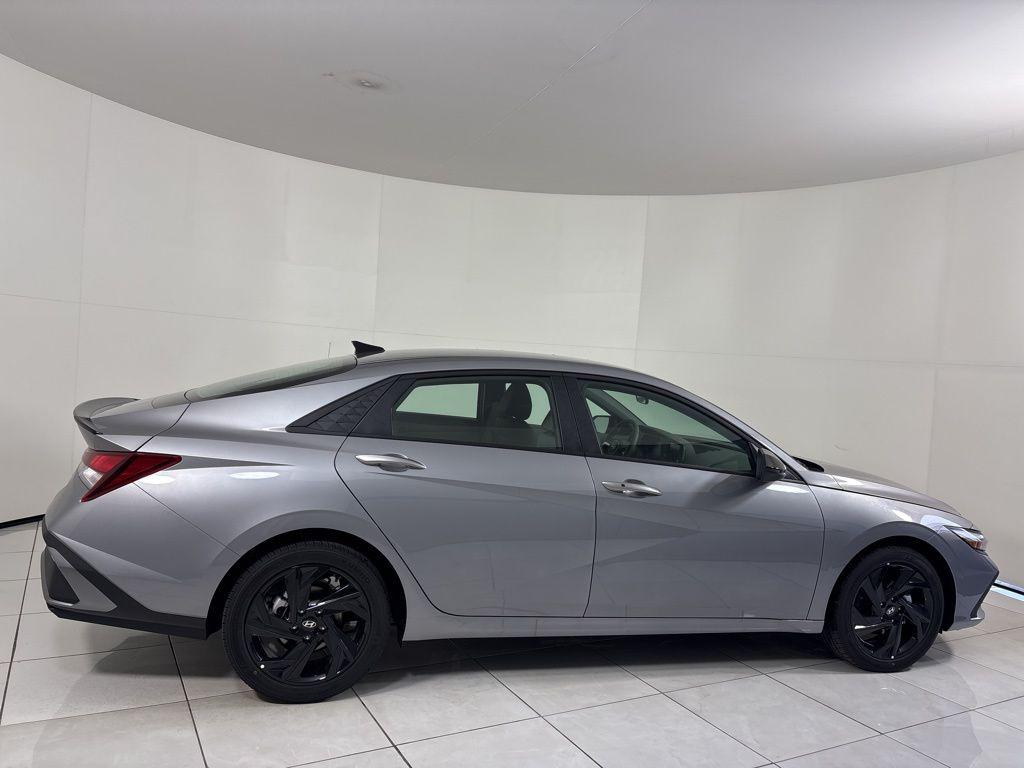 Thumbnail: 2026 Hyundai Elantra - 6
