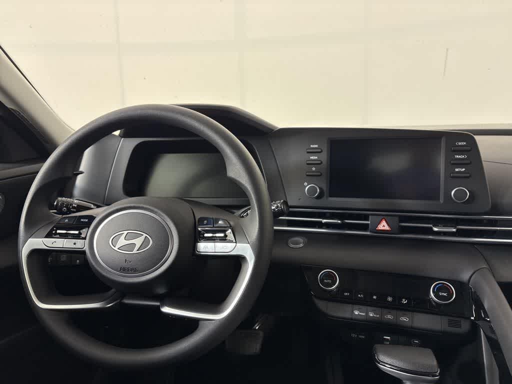 Thumbnail: 2025 Hyundai Elantra - 21