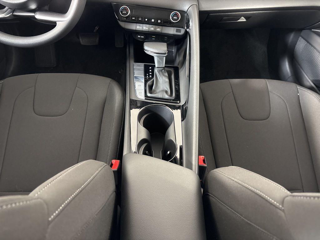 Thumbnail: 2025 Hyundai Elantra - 22