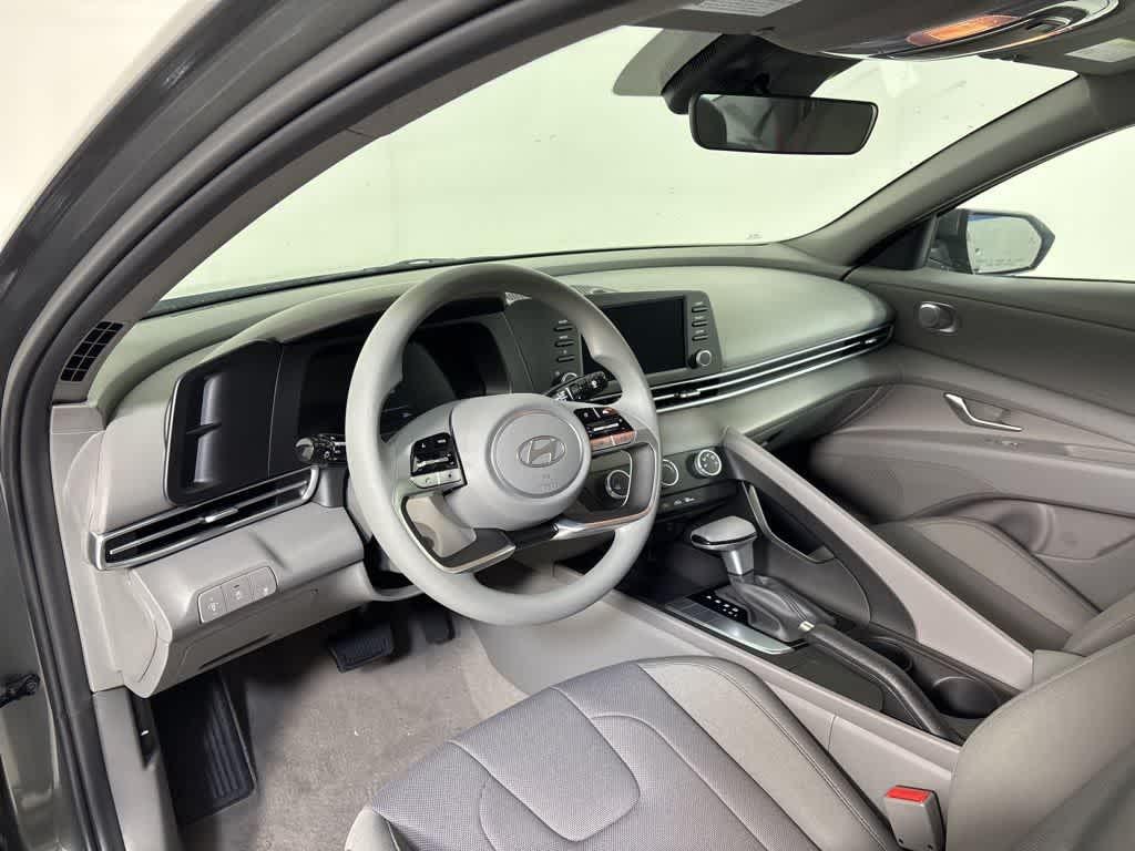 Thumbnail: 2025 Hyundai Elantra - 15