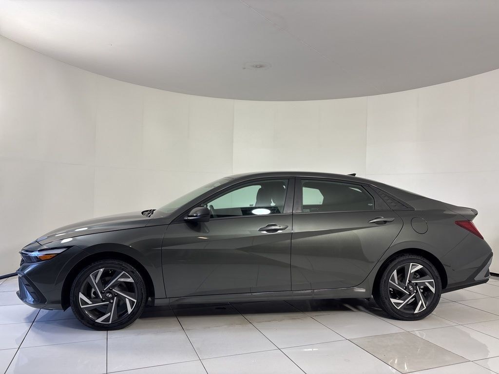 New 2025 Hyundai Elantra Hybrid SEL Sport Sedan