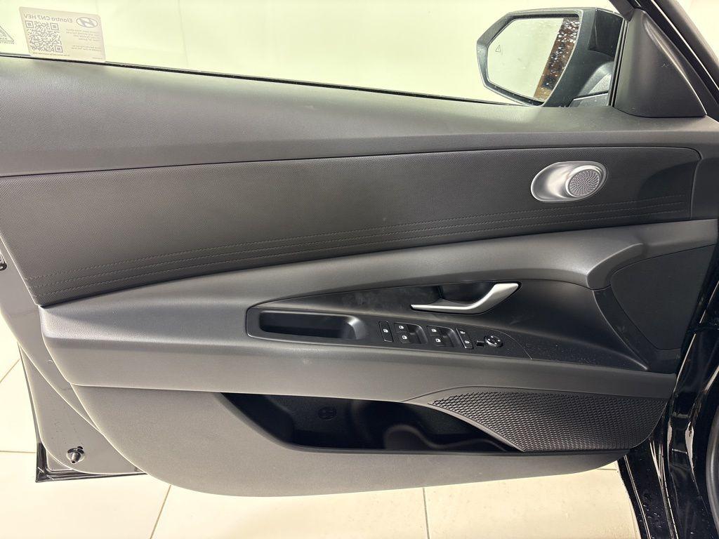 Thumbnail: 2025 Hyundai Elantra - 14