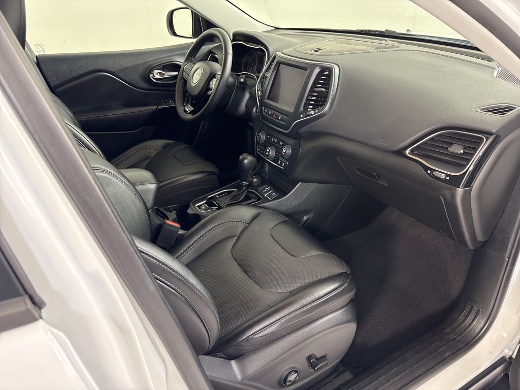 Thumbnail: 2023 Jeep Cherokee - 12