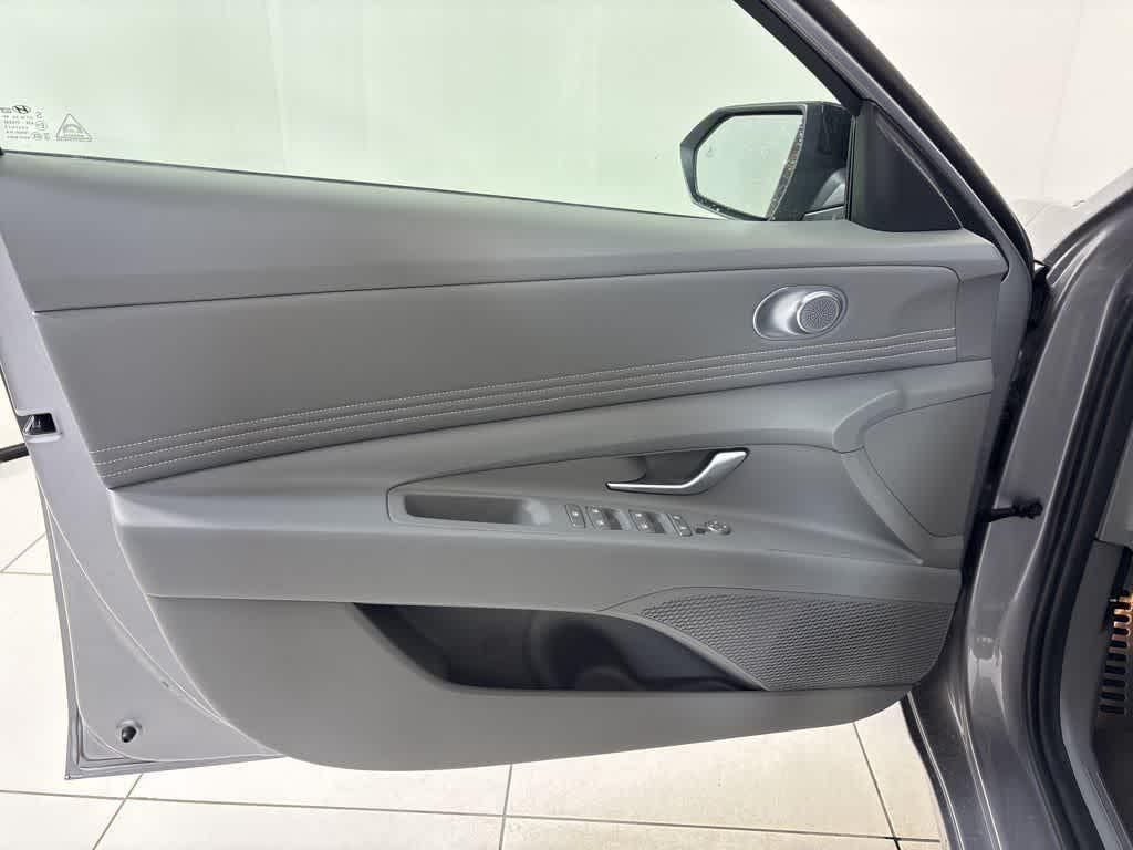 Thumbnail: 2026 Hyundai Elantra - 16