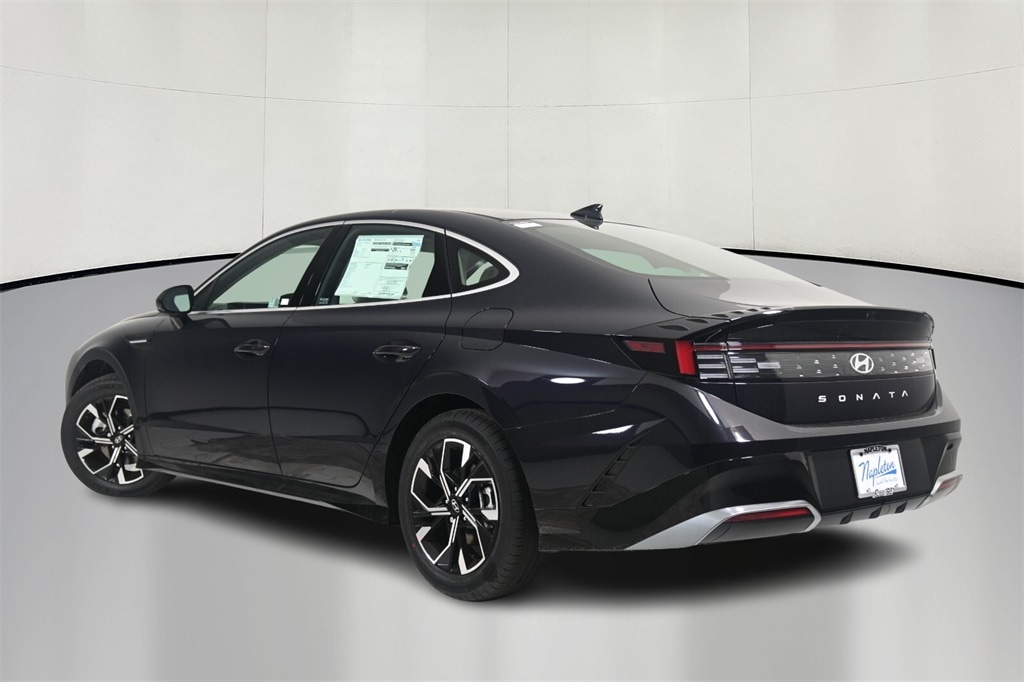 Thumbnail: 2024 Hyundai Sonata - 4