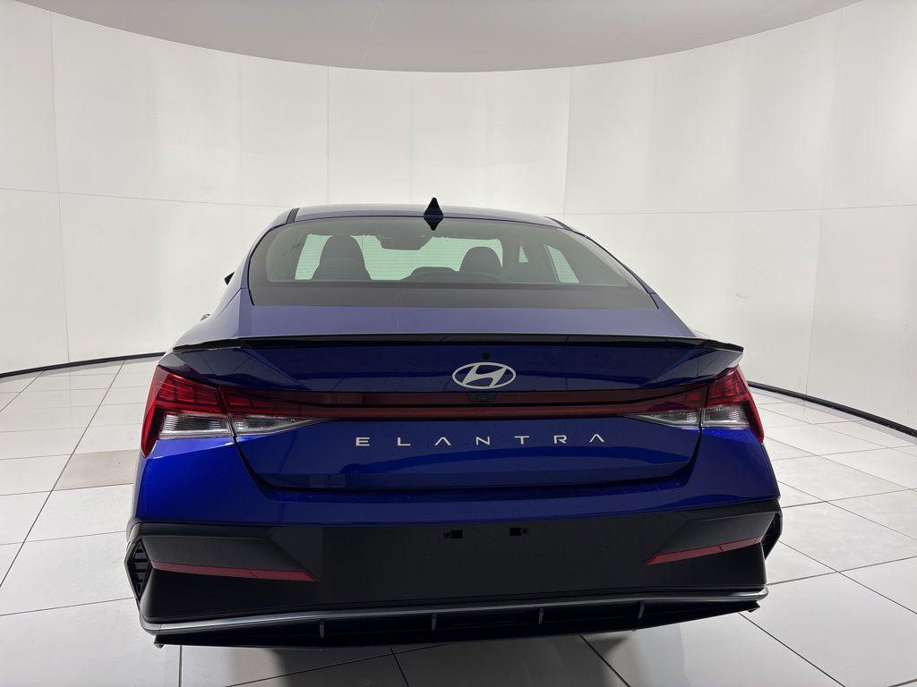 Thumbnail: 2026 Hyundai Elantra - 4