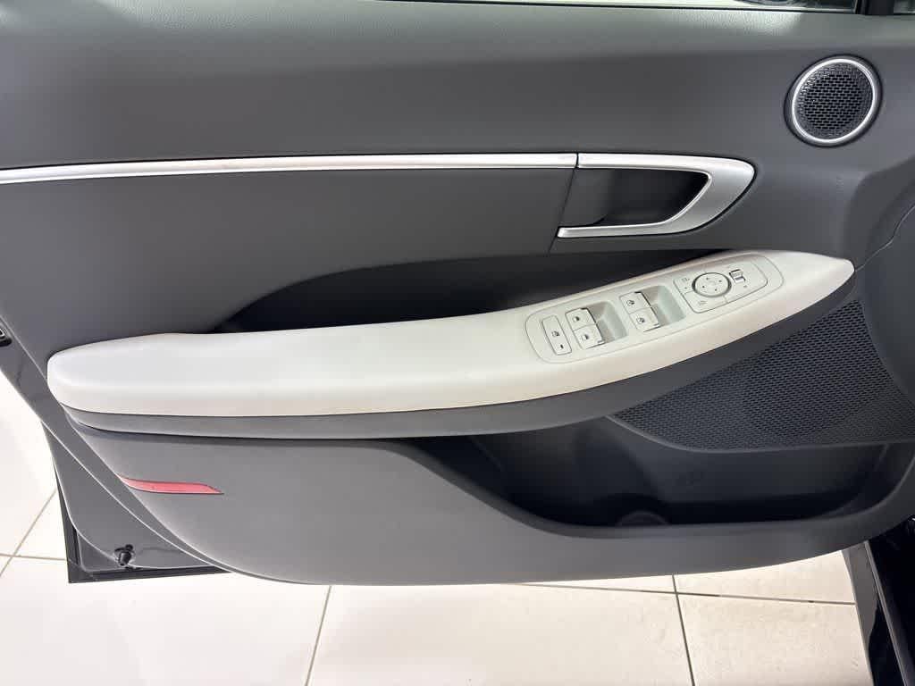 Thumbnail: 2025 Hyundai Sonata - 16