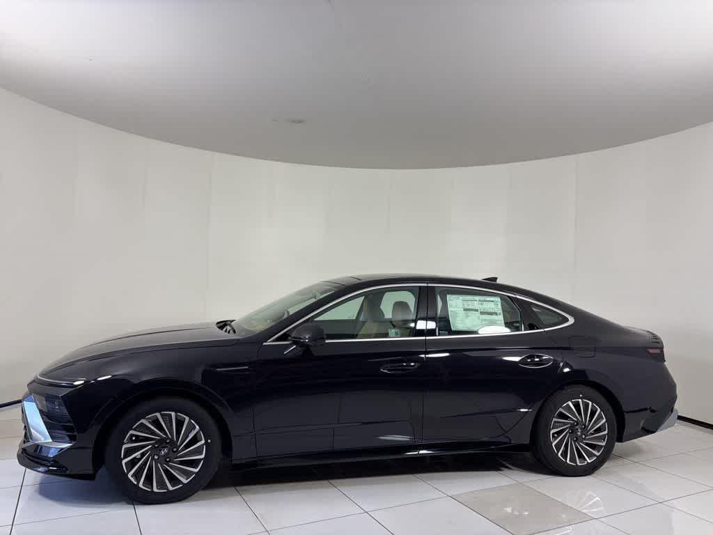 New 2025 Hyundai Sonata Hybrid Limited Sedan