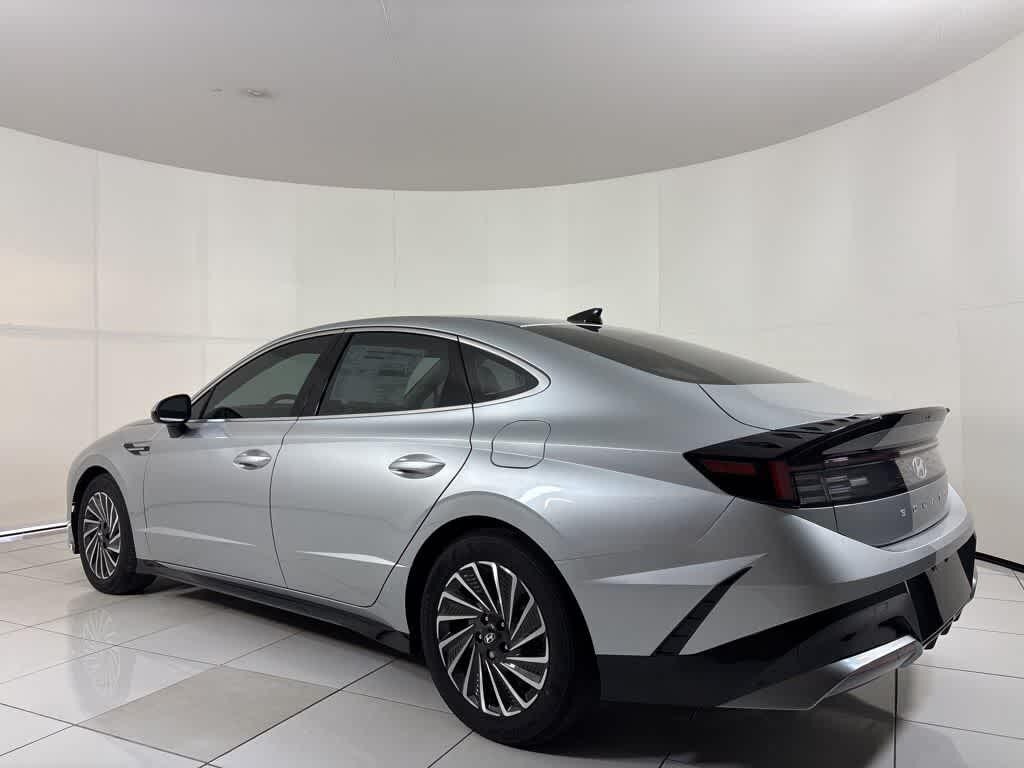 New 2025 Hyundai Sonata Hybrid SEL Sedan