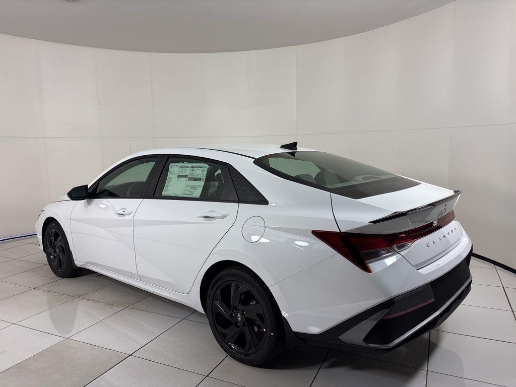 Thumbnail: 2026 Hyundai Elantra - 4