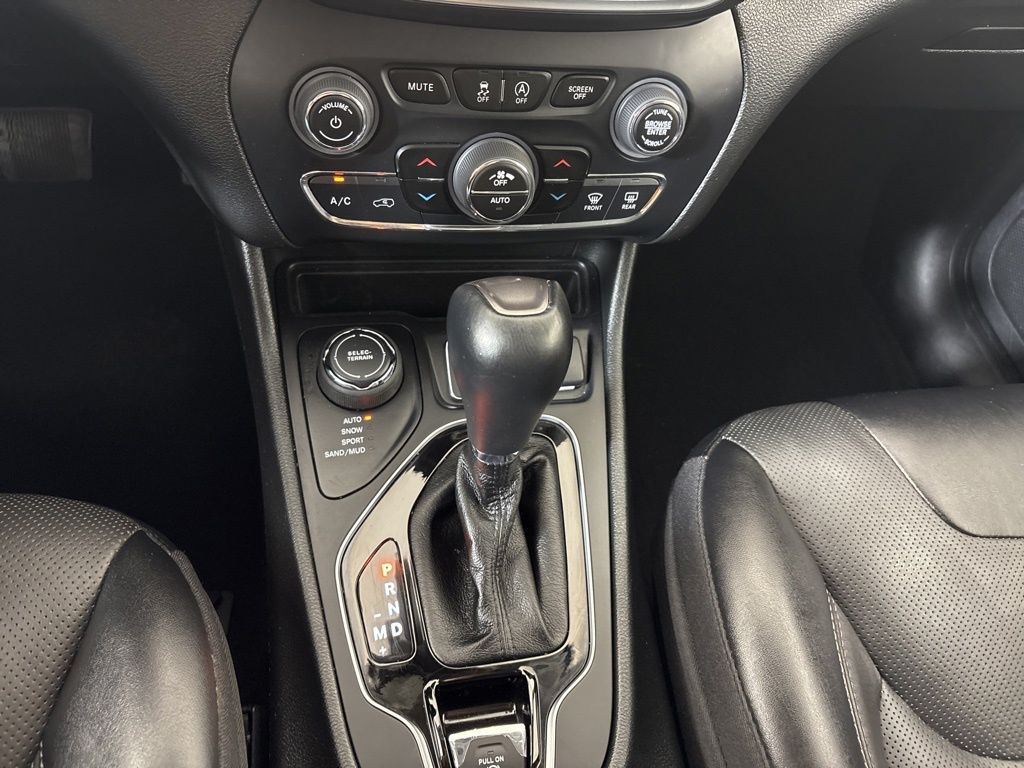 Thumbnail: 2023 Jeep Cherokee - 25