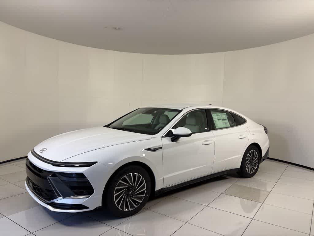 New 2025 Hyundai Sonata Hybrid SEL Sedan