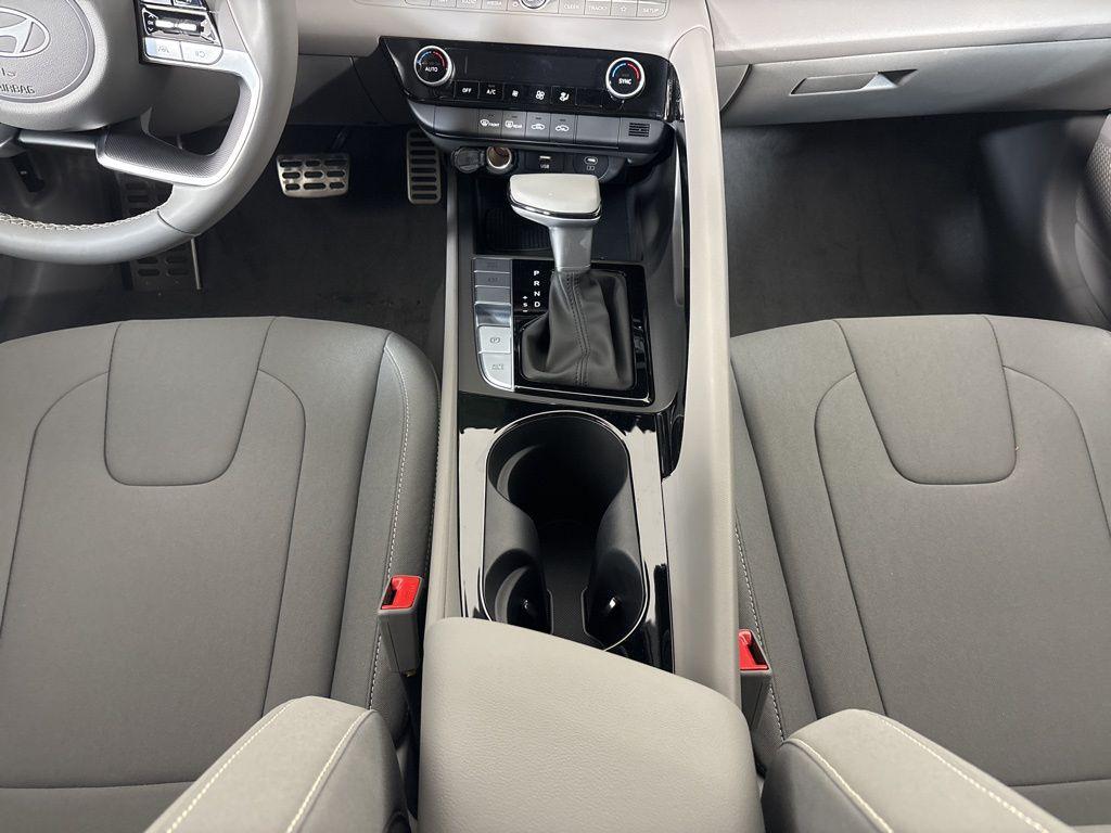 Thumbnail: 2025 Hyundai Elantra - 22