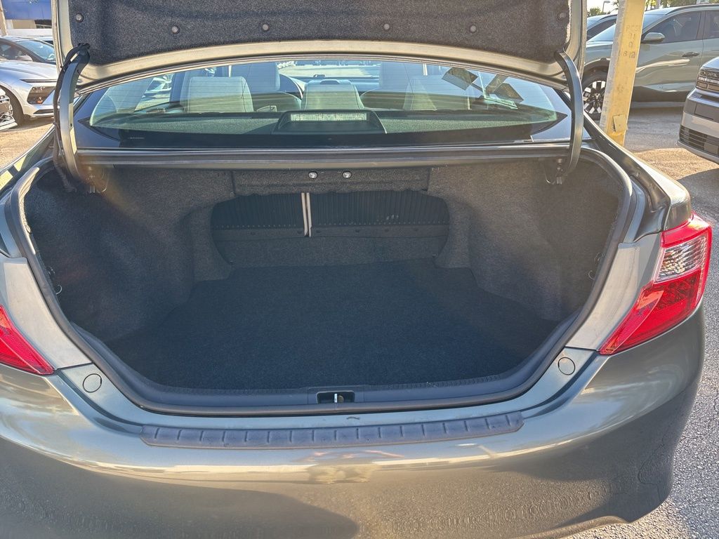 Thumbnail: 2012 Toyota Camry - 22