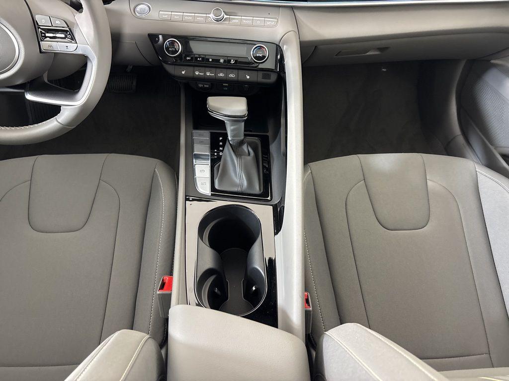 Thumbnail: 2025 Hyundai Elantra - 22