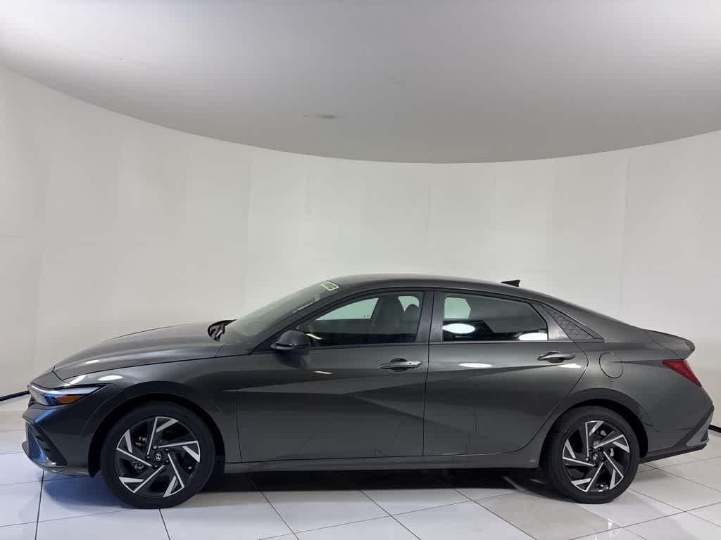 Thumbnail: 2025 Hyundai Elantra - 2