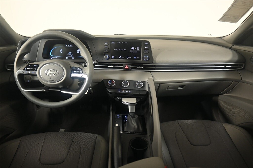 Thumbnail: 2025 Hyundai Elantra - 14