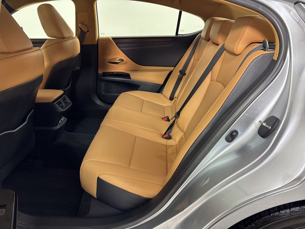 Thumbnail: 2023 Lexus ES - 18