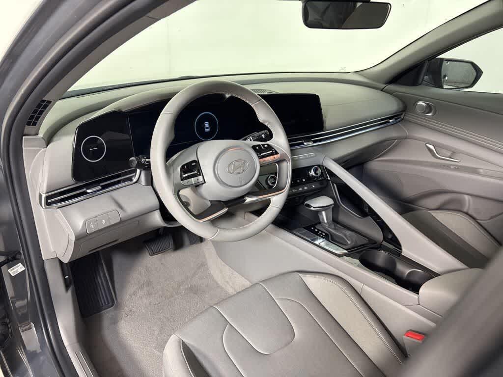 Thumbnail: 2025 Hyundai Elantra - 15