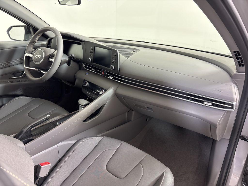 Thumbnail: 2026 Hyundai Elantra - 13