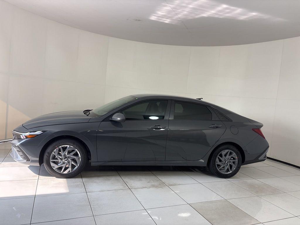 New 2026 Hyundai Elantra Hybrid Blue Sedan