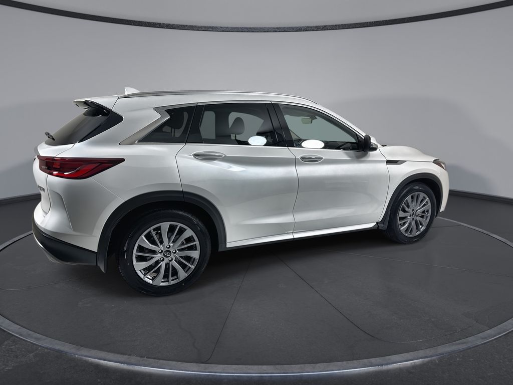 Thumbnail: 2023 INFINITI QX50 - 9
