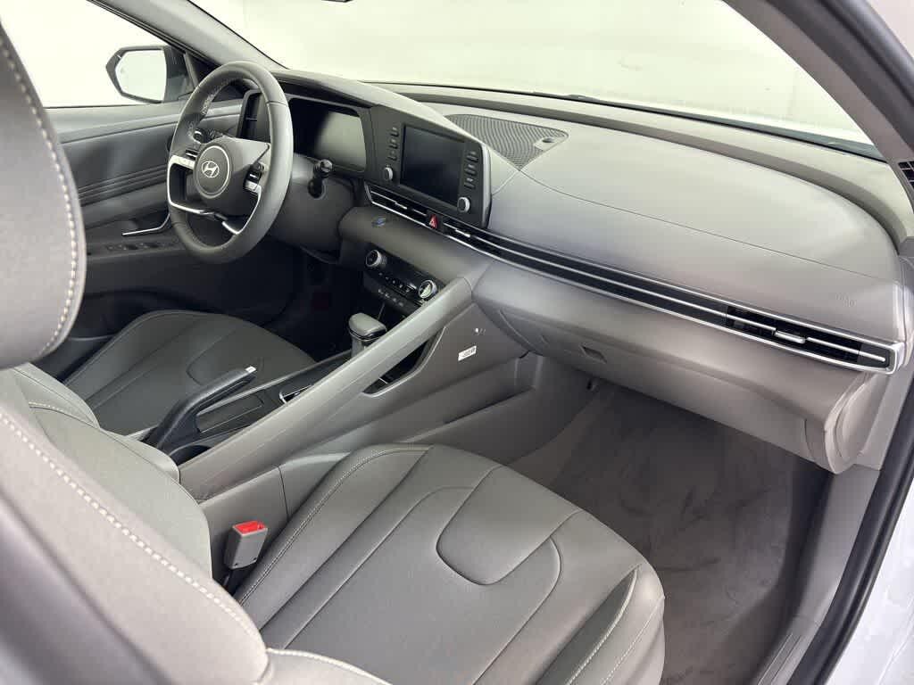 Thumbnail: 2025 Hyundai Elantra - 13