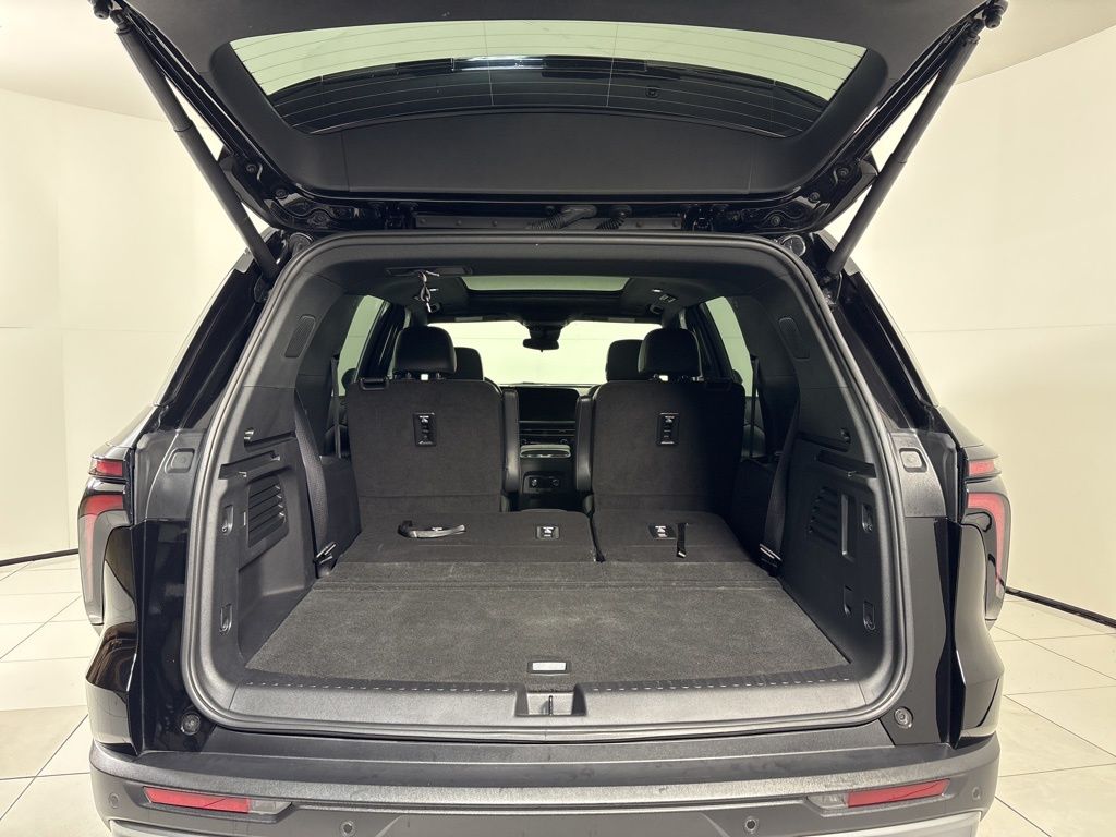 Thumbnail: 2025 Chevrolet Traverse - 28