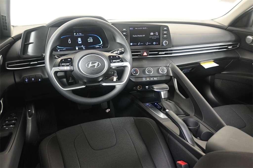 Thumbnail: 2025 Hyundai Elantra - 11
