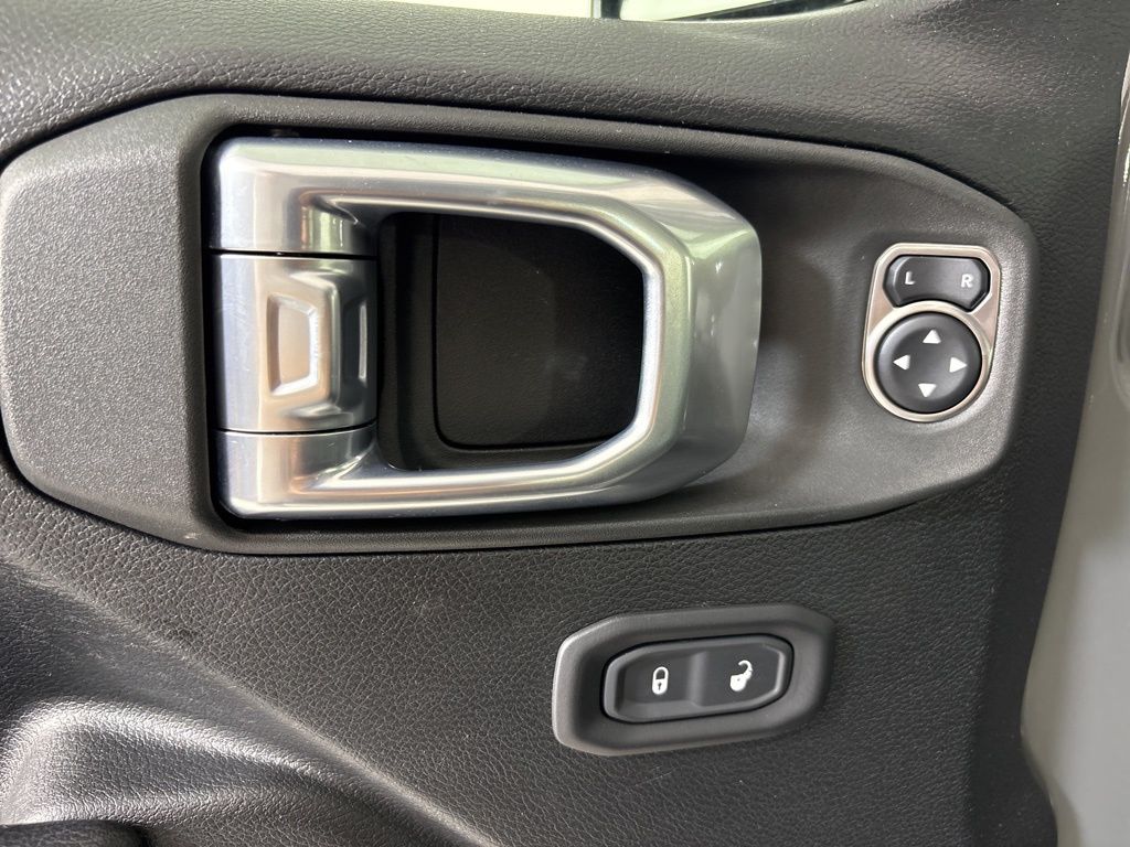 Thumbnail: 2021 Jeep Wrangler - 18