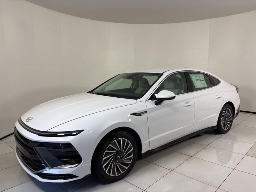 New 2025 Hyundai Sonata Hybrid SEL Sedan