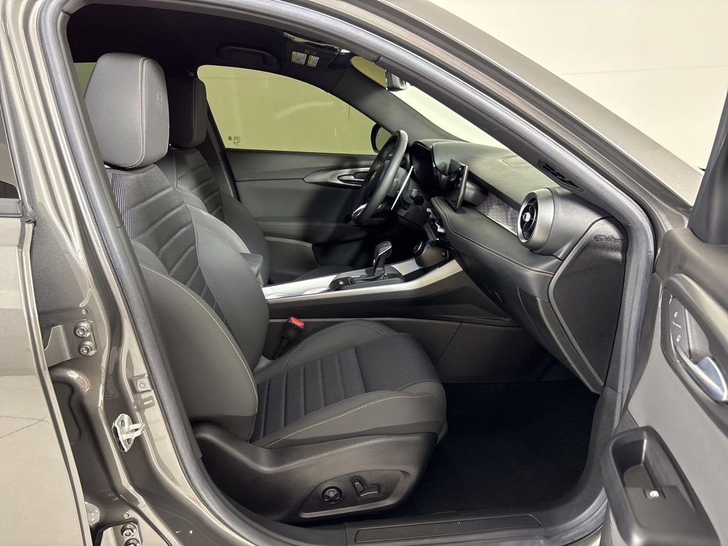 Thumbnail: 2024 Alfa Romeo Tonale - 12