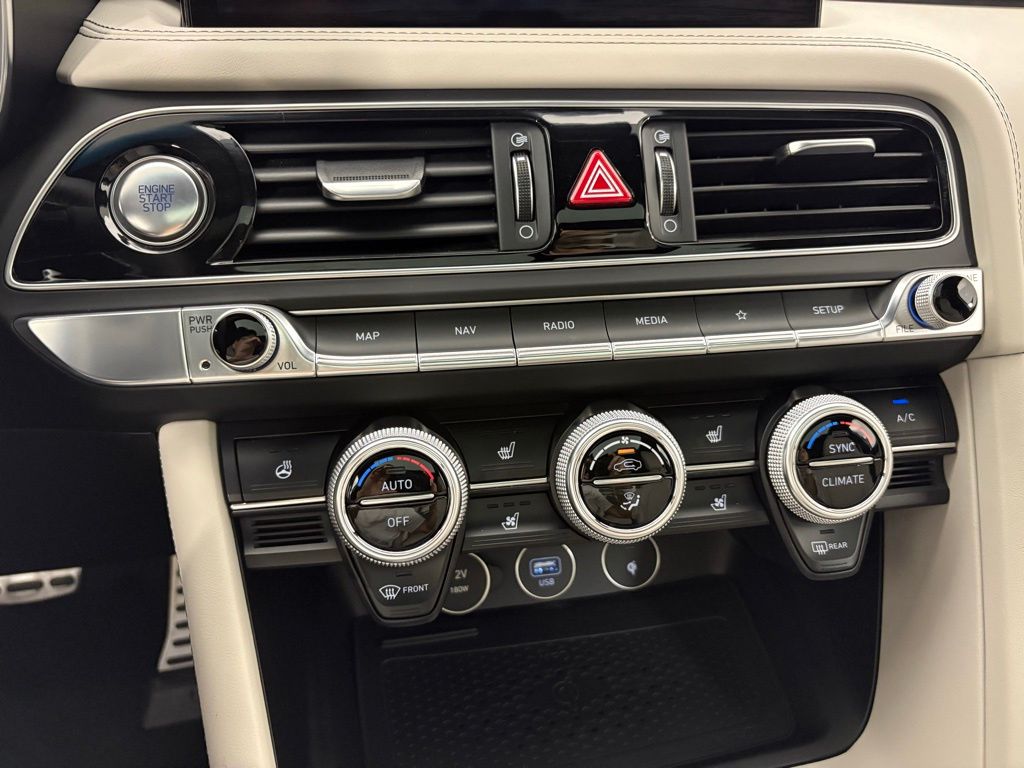 Thumbnail: 2023 Genesis G70 - 34