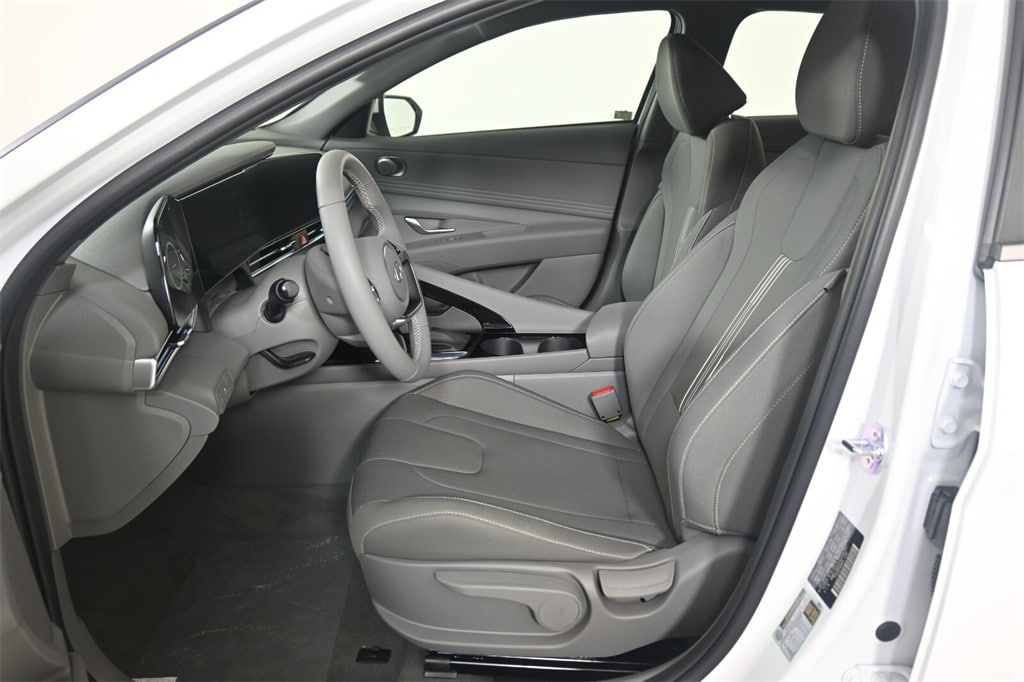 Thumbnail: 2025 Hyundai Elantra - 12