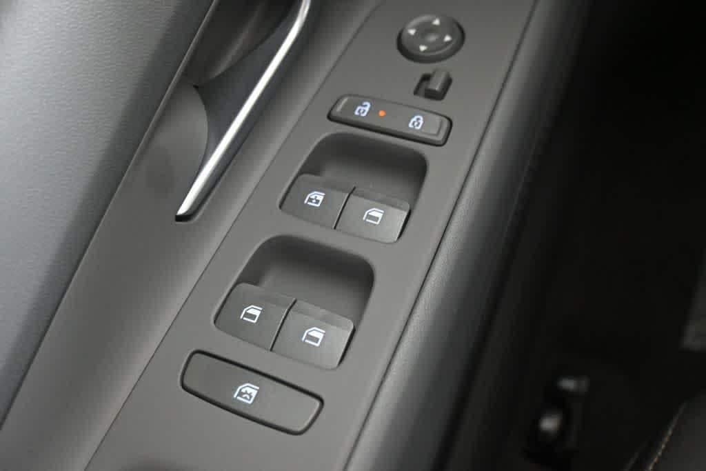 Thumbnail: 2025 Hyundai Elantra - 15